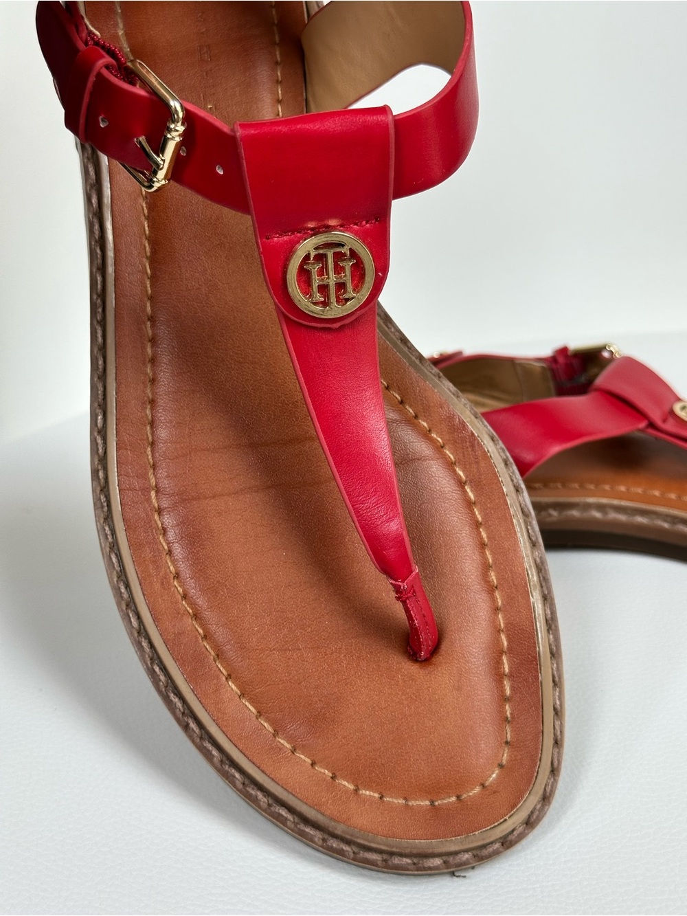 Tommy Hilfiger Thong T-Strap Open Toe Buckle Closure Red Sandal Women’s Size 7.5 - Picture 9 of 15